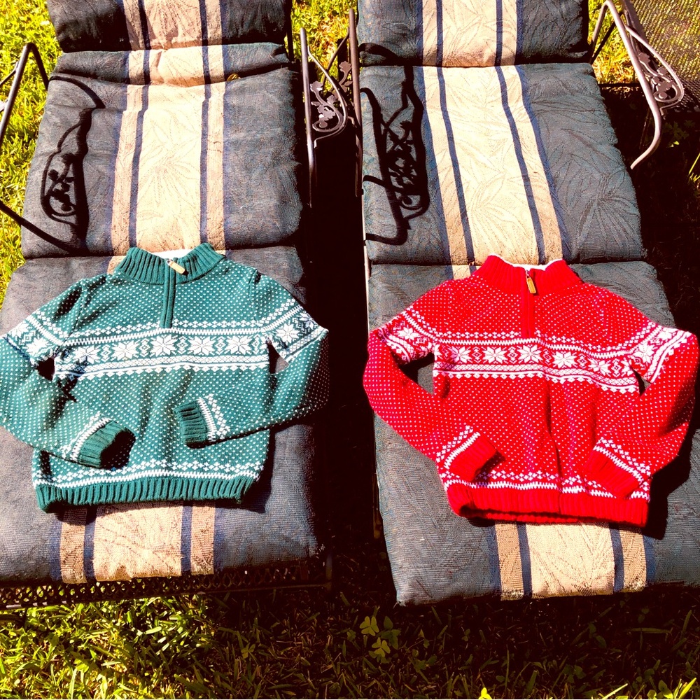 2 Tahari Kids Sweater Fairs Isle Fleece Collar Red & Green snowflake pattern 7/8